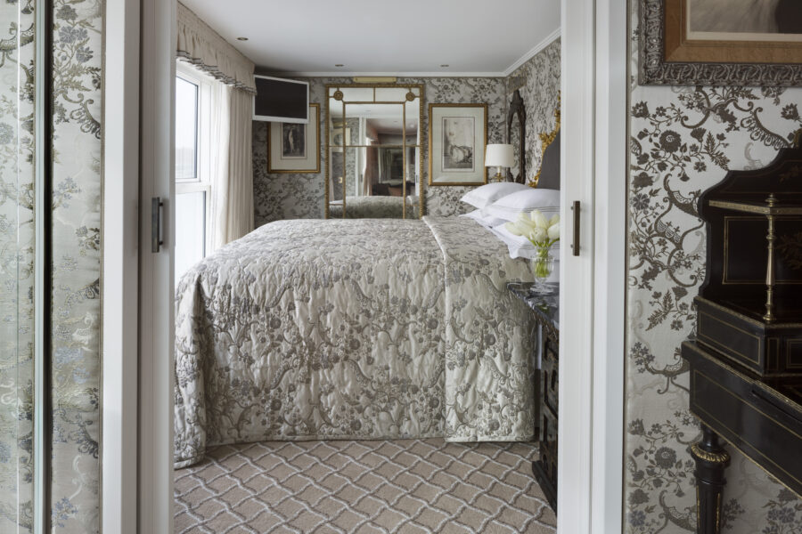 UW-SC-Suite Pres. 401-bedroom (opening window)